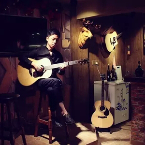 女学生被❌c🐻扒衣服
